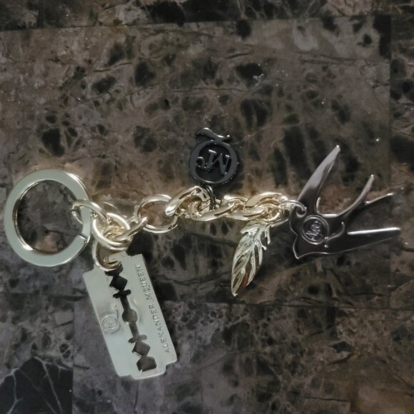 ALEXANDER MCQUEEN Keychain. Brand New. Gift Box included. - Picture 7 of 16